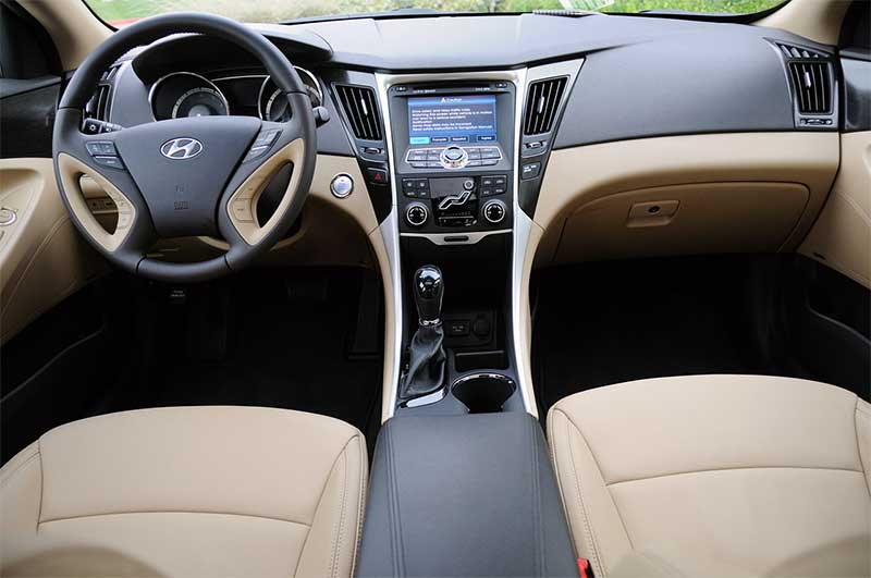 Hyundai-Sonata-2011-салон