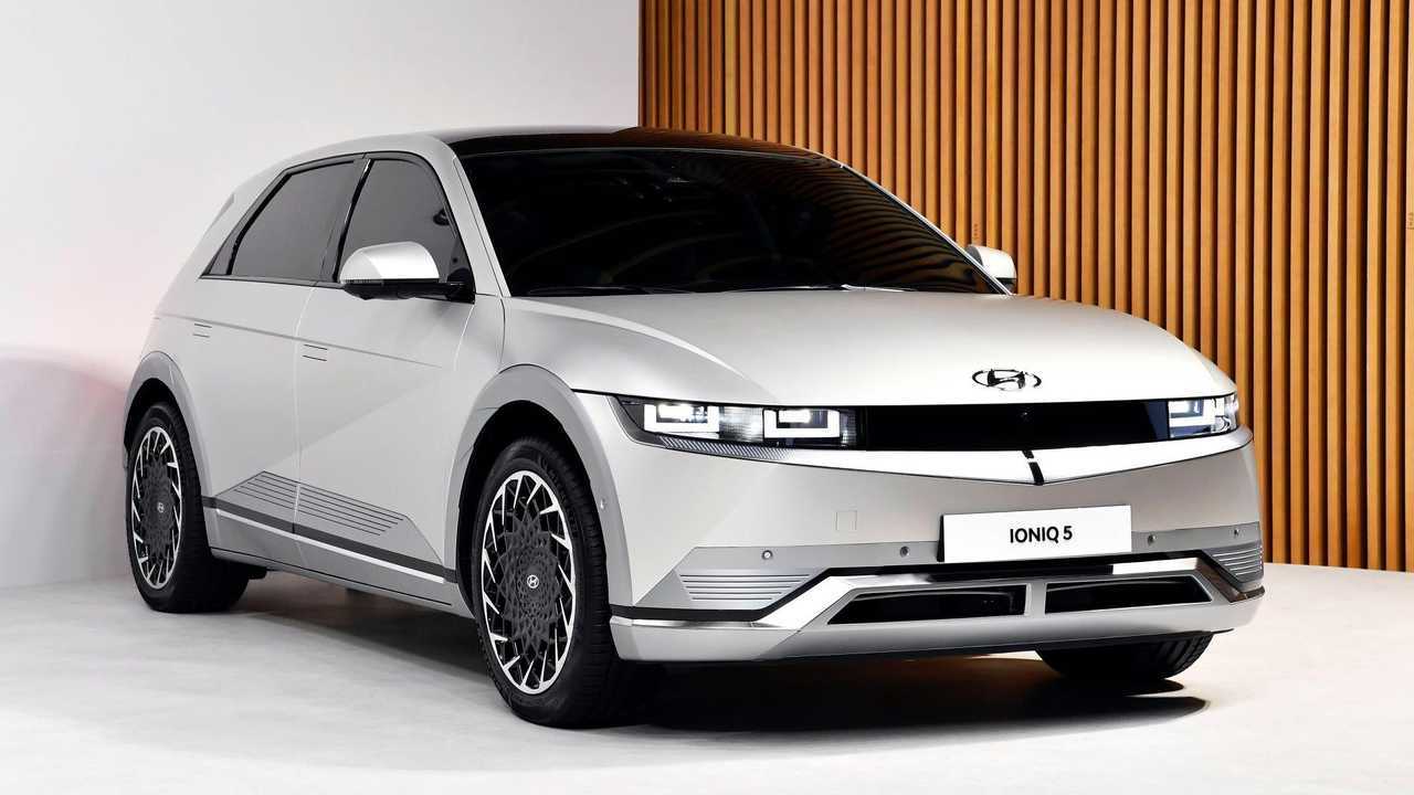 Сравнение Hyundai Ioniq 5 и конкурентов: что выбрать в 2025 году?