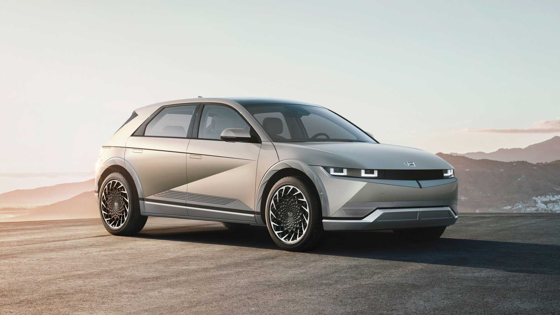 Электромобили Hyundai против бензиновых: что выгоднее в 2025 году?