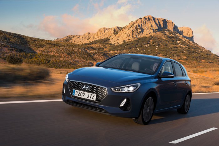 Первый Hyundai: Автомат или Робот? Что выбрать новичку?
