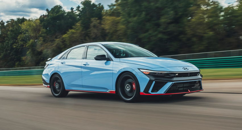 Hyundai Elantra N: сочетание комфорта и спортивного характера